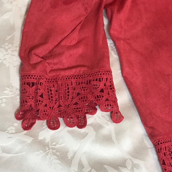 ⭐️Host Pick⭐️NWT Ruby Rd. Paprika Top With Lace Cuffs - Picture 2 of 10